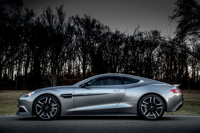 Illustration for article titled Here's How To Take Awesome Pictures Of Your Car At Night